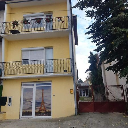 Apartman Novi Sad - Apartment Novi Sad Sremska Kamenica ภายนอก รูปภาพ