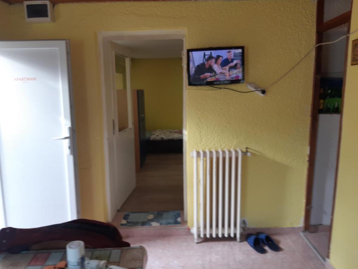 Apartman Novi Sad - Apartment Novi Sad Sremska Kamenica ภายนอก รูปภาพ