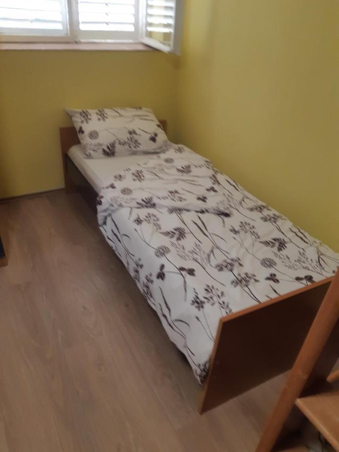 Apartman Novi Sad - Apartment Novi Sad Sremska Kamenica ภายนอก รูปภาพ